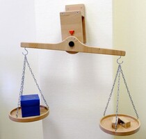Весы настенные из бука - fgospostavki.ru - Тюмень